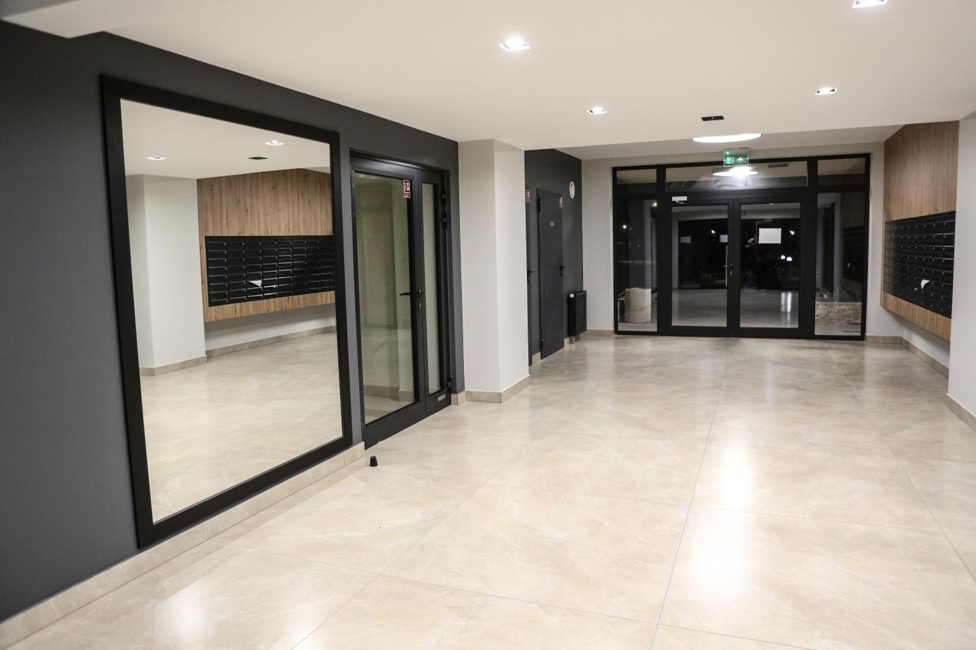 Apartament Krolowej Jadwigi Z Garazem 拉多姆 外观 照片